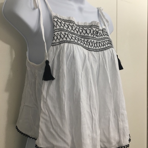Forever 21 small white & navy tassel tie tank top - Picture 2 of 7